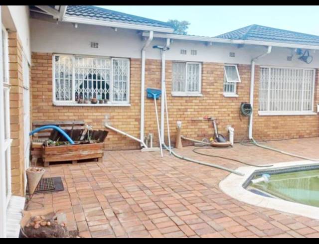 4 BEDROOM APARTMENT FOR SALE IN WYCHWOOD